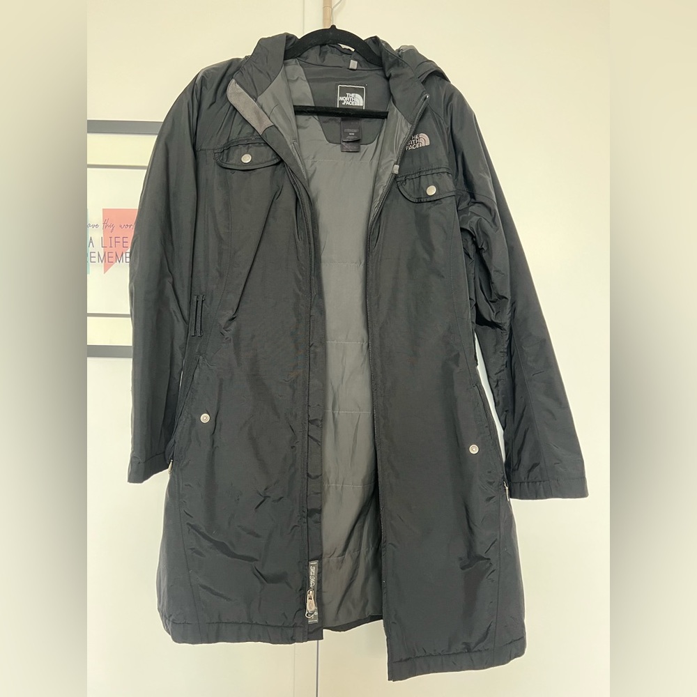 North face Rain/Weather hooded jacket M